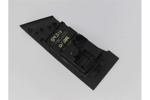 Recambio de mando elevalunas delantero derecho para opel astra j 1.6 referencia OEM IAM 13301886  