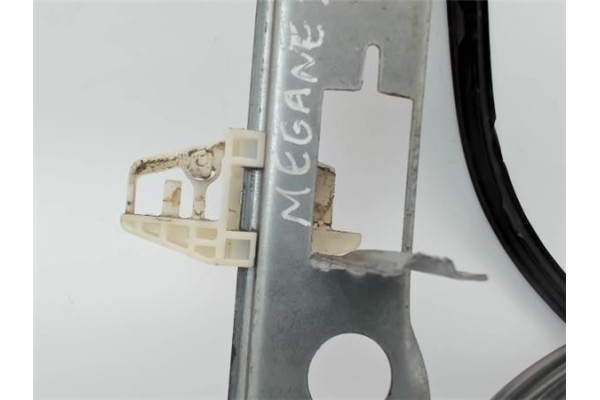 Recambio de mecanismo elevalunas delantero izquierdo para renault megane ii berlina 3p referencia OEM IAM   