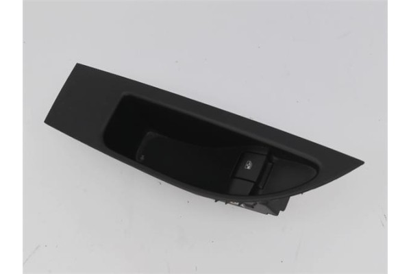 Recambio de mando elevalunas trasero izquierdo para opel astra j 1.6 referencia OEM IAM 13301888  
