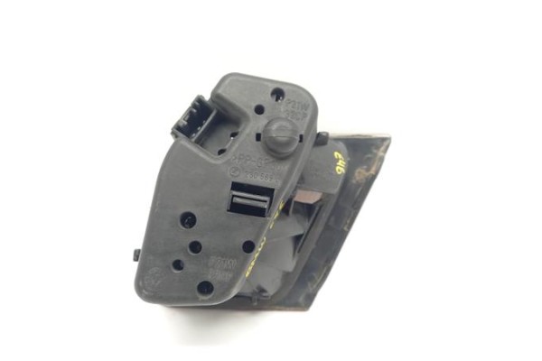 Recambio de piloto interior izquierdo para bmw serie 3 coupe (e46) 1.9 318 ci referencia OEM IAM 084441302L  