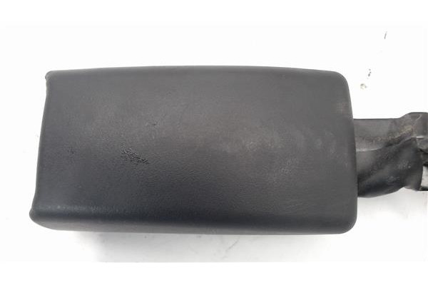 Recambio de anclaje cinturon delantero derecho para kia rio (ub) 1.2 basic referencia OEM IAM 888401W000HU  