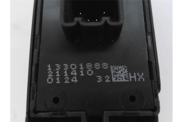 Recambio de mando elevalunas trasero izquierdo para opel astra j 1.6 referencia OEM IAM 13301888  