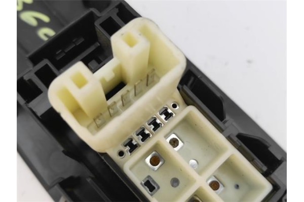 Recambio de mando elevalunas delantero derecho para toyota auris (e15) 2.0 d-4d referencia OEM IAM 7423102530 1ADFTV 
