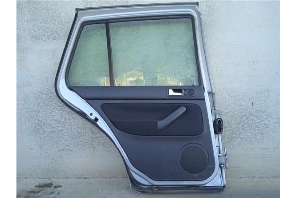 Recambio de puerta trasero izquierda para volkswagen golf iv berlina (1j1) 1.9 tdi referencia OEM IAM 1J6833055F  