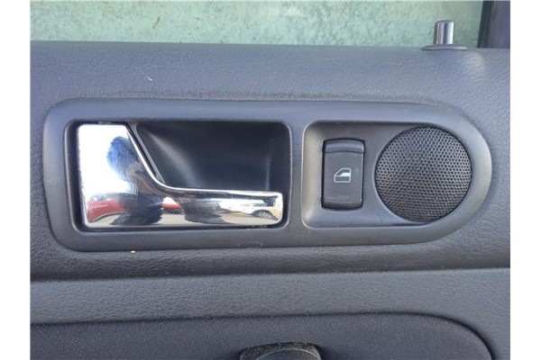 Recambio de puerta trasero izquierda para volkswagen golf iv berlina (1j1) 1.9 tdi referencia OEM IAM 1J6833055F  
