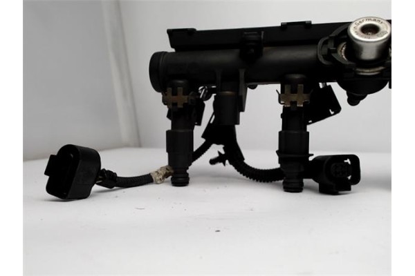 Recambio de rampa inyectores para volkswagen polo iii berlina (6n2) 1.4 conceptline referencia OEM IAM 030133319AA 30906031J 
