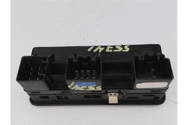 Recambio de mando elevalunas delantero izquierdo para land rover discovery 2.7 td referencia OEM IAM YUD501110PVJ  