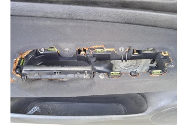Recambio de puerta delantero izquierda para volkswagen golf iv berlina (1j1) 1.9 tdi referencia OEM IAM 1J3831055H  