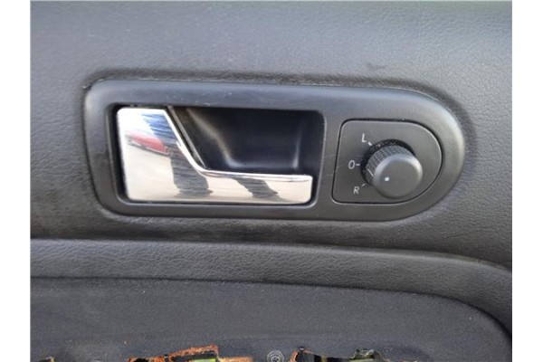Recambio de puerta delantero izquierda para volkswagen golf iv berlina (1j1) 1.9 tdi referencia OEM IAM 1J3831055H  