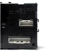 Recambio de caja fusibles/rele para renault clio iii 1.5 dci (br17, cr17) referencia OEM IAM 8200652286 00831607 