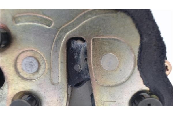 Recambio de cierre electromagnetico trasero izquierdo para mazda 2 (b2w) 1.6 referencia OEM IAM DD1073310F DD1073E 