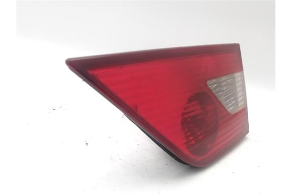 Recambio de piloto interior derecho para bmw serie x3 (e83) 3.0d referencia OEM IAM 63120395815  