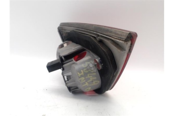 Recambio de piloto interior derecho para bmw serie x3 (e83) 3.0d referencia OEM IAM 63120395815  