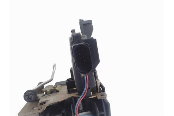 Recambio de cierre electromagnetico delantero derecho para audi a6 berlina (4b2) 2.4 (100kw) referencia OEM IAM 4B1837016G  