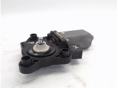 Recambio de motor elevalunas delantero izquierdo para mercedes-benz clase c (bm 203) berlina referencia OEM IAM -2208204642  