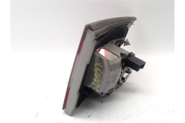 Recambio de piloto interior derecho para bmw serie x3 (e83) 3.0d referencia OEM IAM 63120395815  