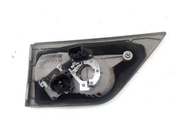 Recambio de piloto interior derecho para bmw serie x3 (e83) 3.0d referencia OEM IAM 63120395815  