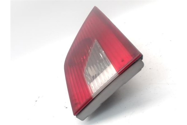 Recambio de piloto interior derecho para bmw serie x3 (e83) 3.0d referencia OEM IAM 63120395815  