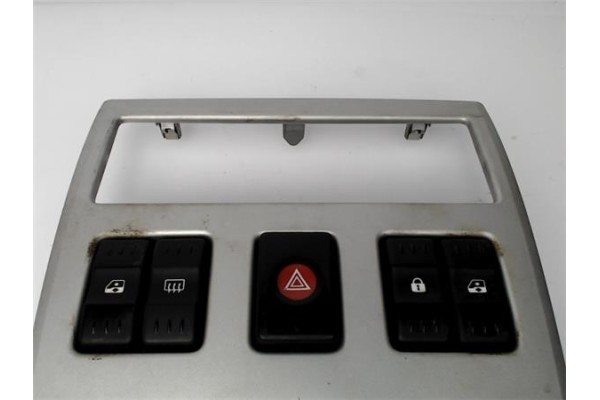 Recambio de embellecedor consola central para dacia logan 1 1.6 prestige referencia OEM IAM 8200751191E2  