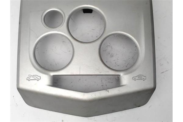 Recambio de embellecedor consola central para dacia logan 1 1.6 prestige referencia OEM IAM 8200751191E2  