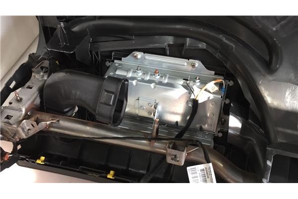 Recambio de salpicadero para peugeot 308 sw (2008) 2.0 premium [2,0 ltr. - 100 kw 16v hdi fap] referencia OEM IAM 96559945ZD 266