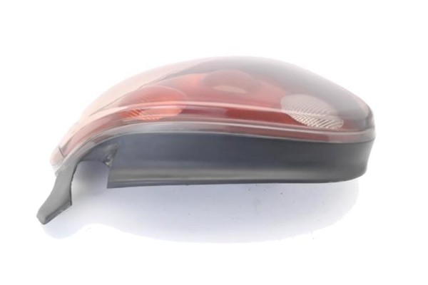 Recambio de piloto trasero derecho para fiat bravo (182) 1.8 16v / 16v 115 gt referencia OEM IAM 7779097  
