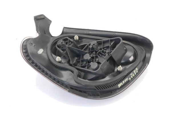 Recambio de piloto trasero derecho para fiat bravo (182) 1.8 16v / 16v 115 gt referencia OEM IAM 7779097  