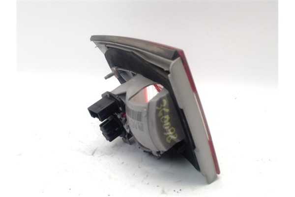 Recambio de piloto interior izquierdo para bmw serie x3 (e83) 3.0d referencia OEM IAM 63120395814  