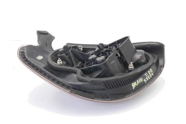 Recambio de piloto trasero derecho para fiat bravo (182) 1.8 16v / 16v 115 gt referencia OEM IAM 7779097  