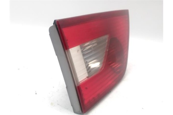 Recambio de piloto interior izquierdo para bmw serie x3 (e83) 3.0d referencia OEM IAM 63120395814  