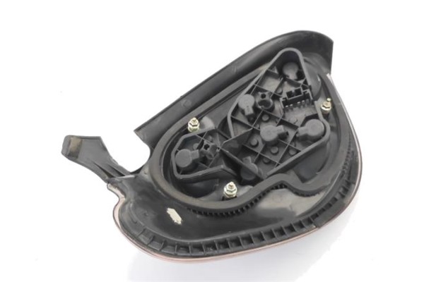 Recambio de piloto trasero derecho para fiat bravo (182) 1.8 16v / 16v 115 gt referencia OEM IAM 7779097  