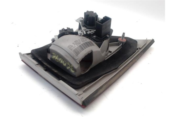 Recambio de piloto interior izquierdo para bmw serie x3 (e83) 3.0d referencia OEM IAM 63120395814  