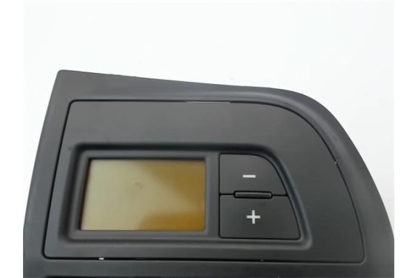 Recambio de rejilla entrada de aire para citroen c4 grand picasso 1.6 exclusive referencia OEM IAM 9650868877  