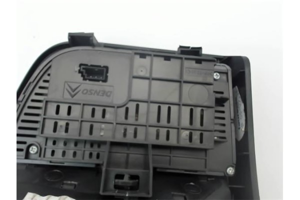 Recambio de rejilla entrada de aire para citroen c4 grand picasso 1.6 exclusive referencia OEM IAM 9650868877  