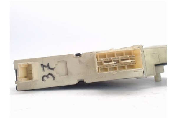 Recambio de motor elevalunas delantero izquierdo para citroen c4 berlina referencia OEM IAM (9681576980) (965493-100) 