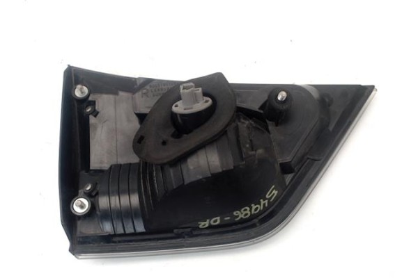 Recambio de piloto interior derecho para mitsubishi outlander (cw0) 2.0 di-d intense referencia OEM IAM 8331A006  