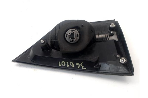 Recambio de piloto interior derecho para mitsubishi outlander (cw0) 2.0 di-d intense referencia OEM IAM 8331A006  