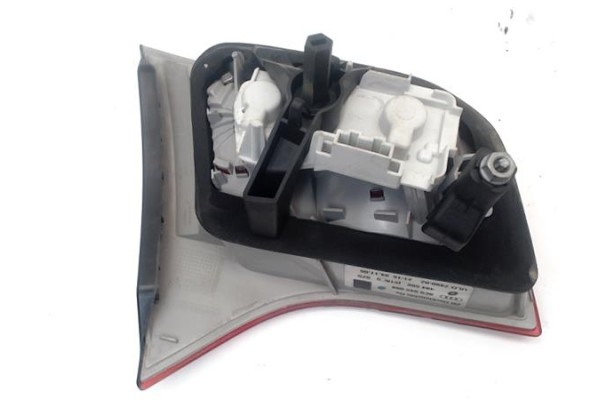 Recambio de piloto interior derecho para audi a4 avant (8e) 2.0 tdi 16v referencia OEM IAM 8E9945094A  