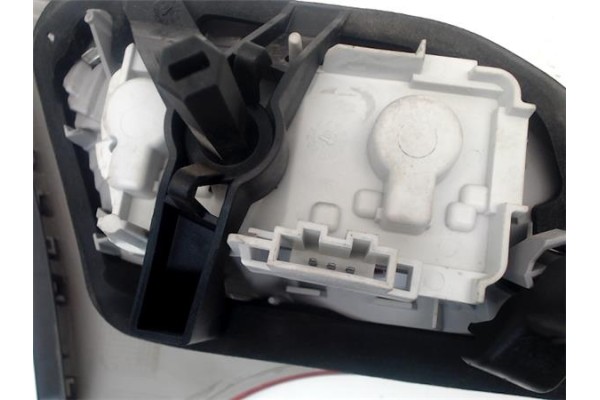 Recambio de piloto interior derecho para audi a4 avant (8e) 2.0 tdi 16v referencia OEM IAM 8E9945094A  