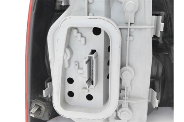 Recambio de piloto trasero derecho para volkswagen polo iv (9n1) 1.2 12v referencia OEM IAM 6Q6945096G  