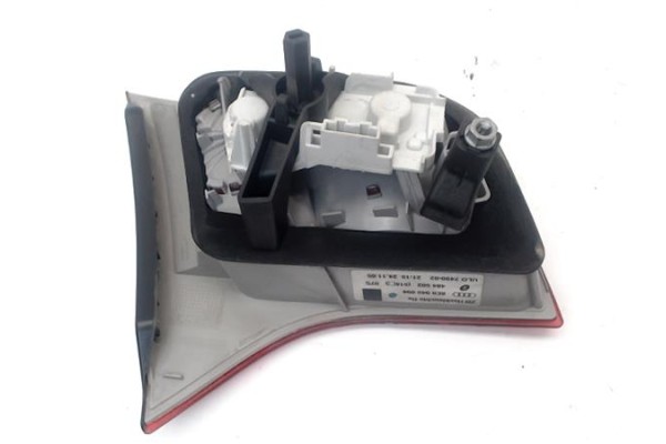 Recambio de piloto interior derecho para audi a4 avant (8e) 2.0 tdi 16v referencia OEM IAM 8E9945094A  