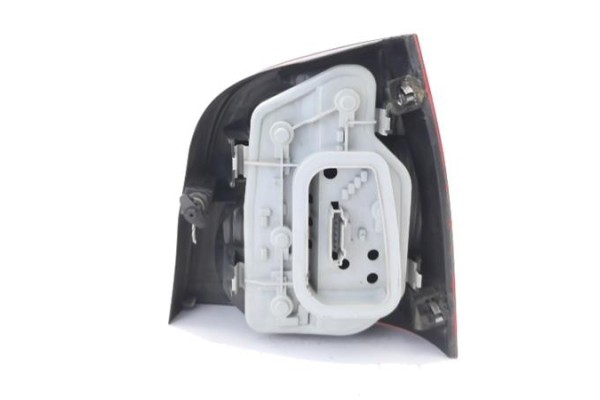 Recambio de piloto trasero izquierdo para volkswagen polo iv (9n1) 1.2 12v referencia OEM IAM 6Q6945095G  