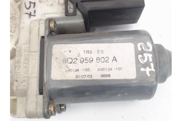 Recambio de motor elevalunas delantero izquierdo para seat ibiza (6l1) referencia OEM IAM (6Q2959802A) (104379101) 