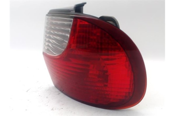 Recambio de piloto trasero derecho para hyundai h-1 furgón 2.5 td referencia OEM IAM 924024A510  