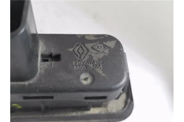 Recambio de pulsador porton para renault megane ii (bm0/1_, cm0/1_) 1.5 dci referencia OEM IAM 8200076256  