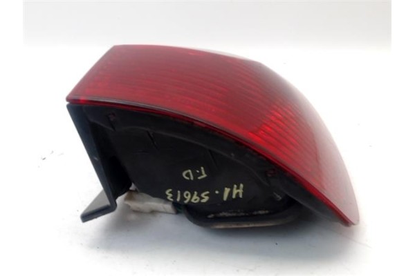 Recambio de piloto trasero derecho para hyundai h-1 furgón 2.5 td referencia OEM IAM 924024A510  