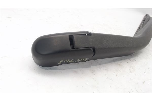 Recambio de brazo limpiaparabrisas trasero para mazda 2 (b2w) 1.6 referencia OEM IAM DD1067420  