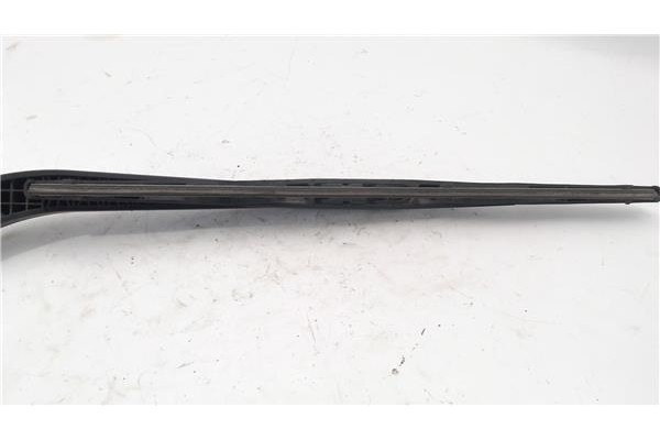 Recambio de brazo limpiaparabrisas trasero para mazda 2 (b2w) 1.6 referencia OEM IAM DD1067420  
