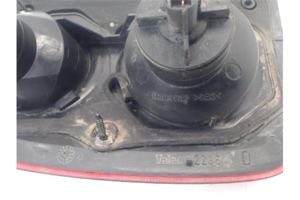Recambio de piloto trasero derecho para land rover freelander (ln) 2.0 di referencia OEM IAM AMR4003  