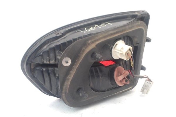 Recambio de piloto interior izquierdo para hyundai h-1 furgón 2.5 td referencia OEM IAM 924054A511  